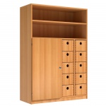 hoher Schrank mit 10 Massivholzkästen 